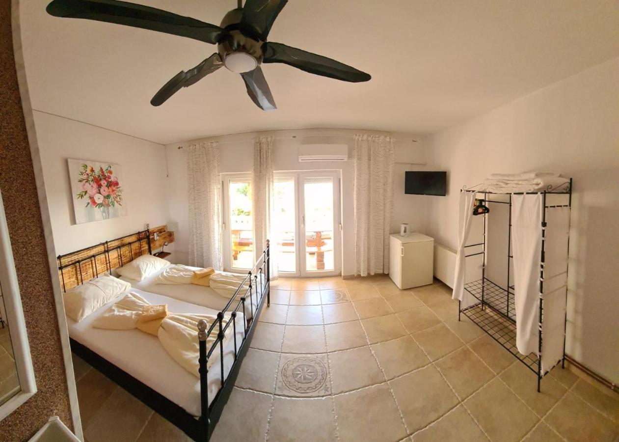 Bed & Breakfast Barbara Novi Vinodolski Exterior foto